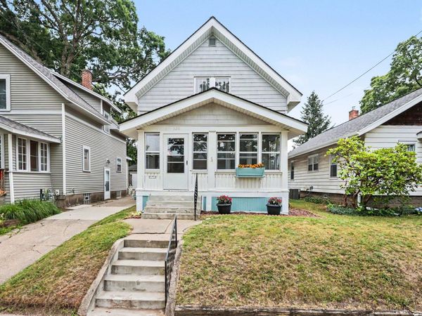 326 Dean Street NE, Grand Rapids, MI 49505