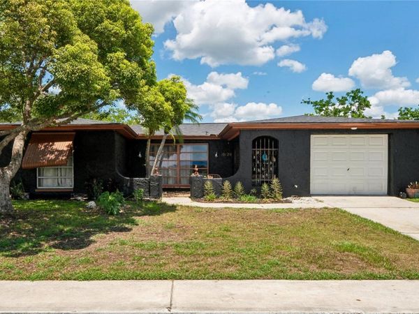 10120 GLEN MOOR LANE , PORT RICHEY, FL 34668