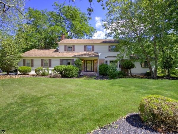 7 Horseshoe Rd, Readington, NJ 08889