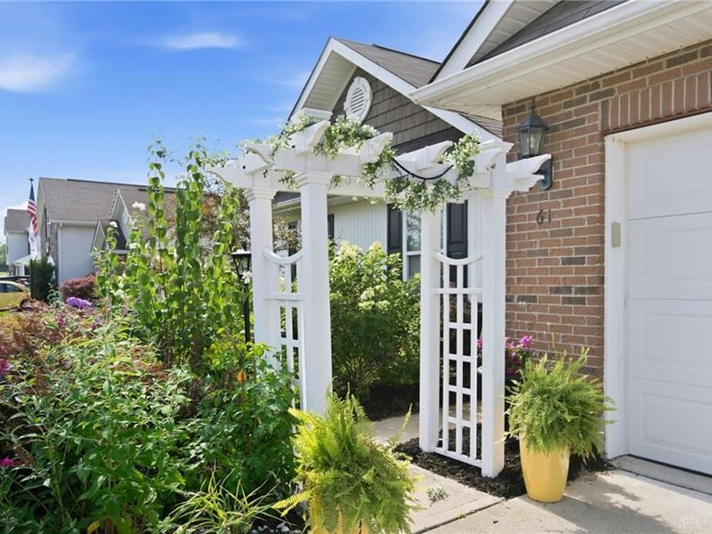 61 Ascot Glen Drive, Franklin, OH 45005 Photo 4