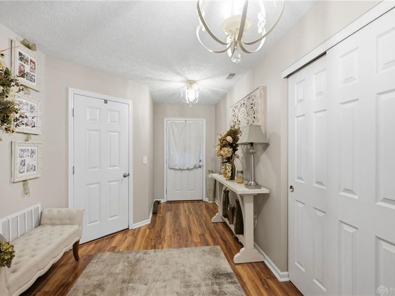 61 Ascot Glen Drive, Franklin, OH 45005 Photo 6