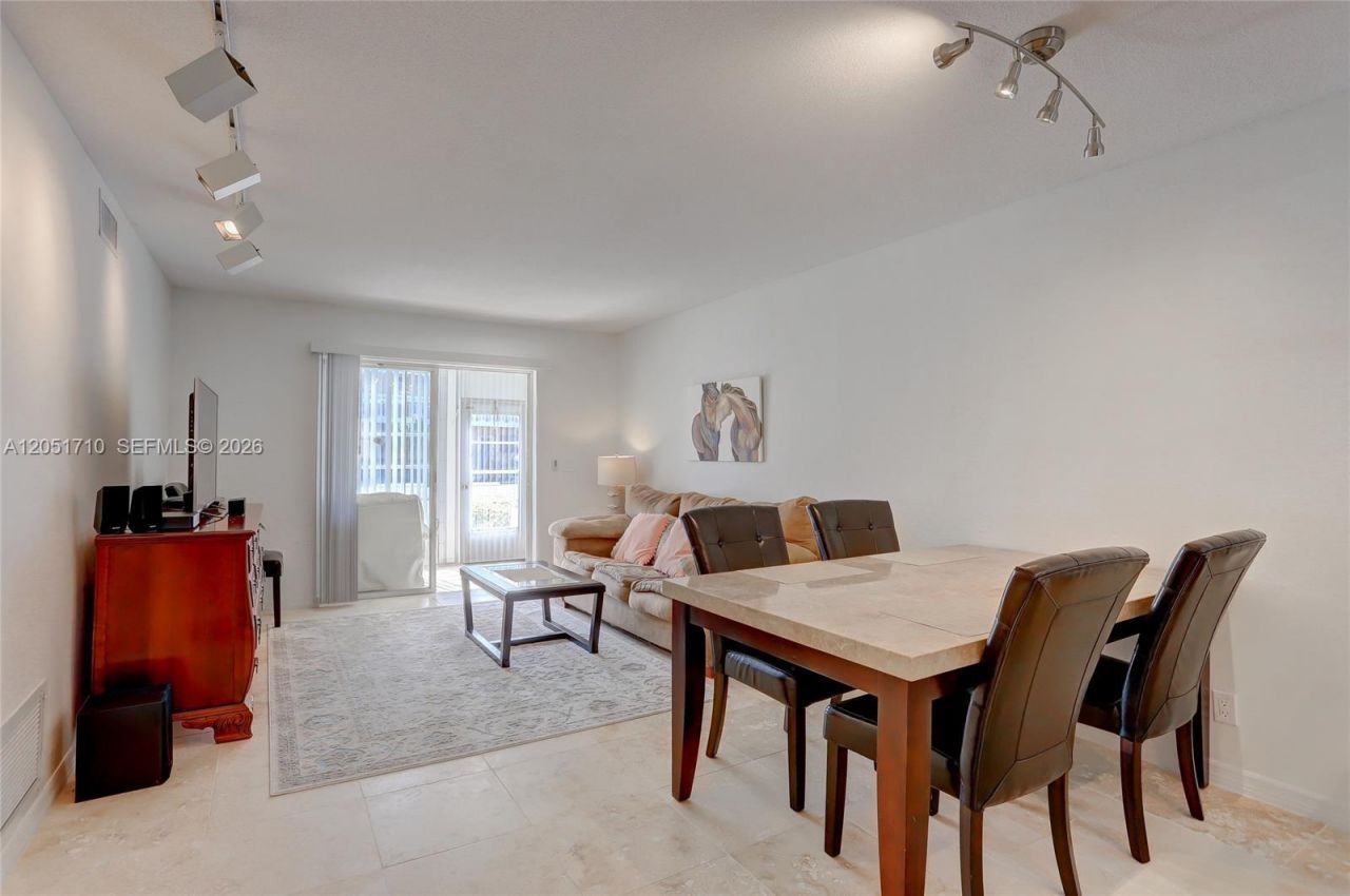 2212 NE 1st Way, Unit 101, Boynton Beach, FL 33435 Photo