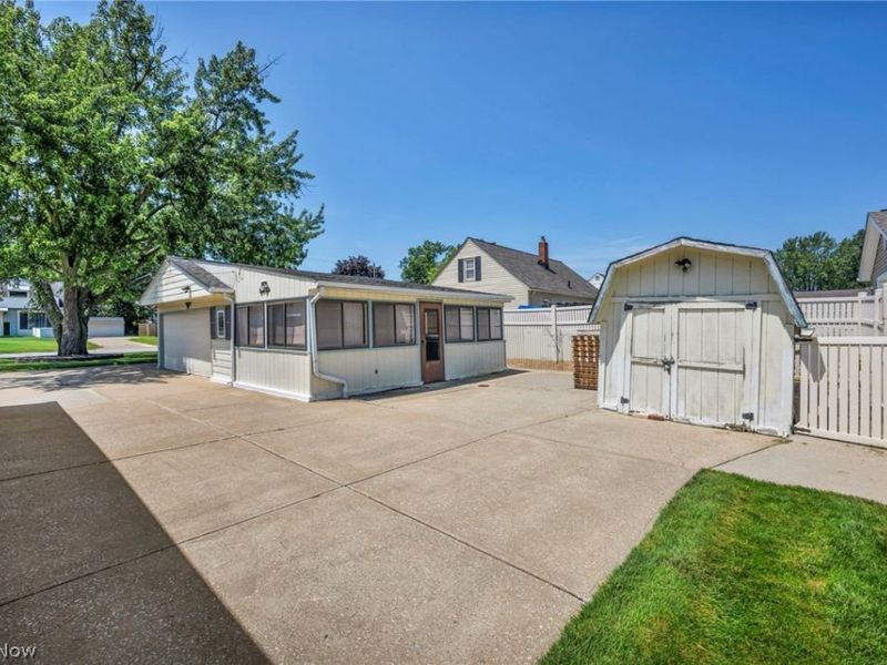 3929 E 365th Street, Willoughby, OH 44094 Photo 5