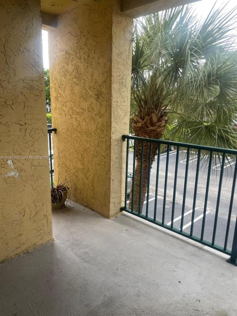 927 Riverside Dr , Unit 320, Coral Springs, FL 33071 Photo