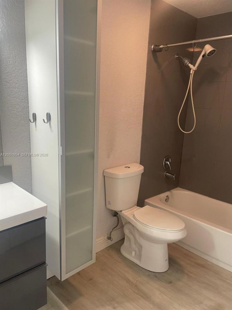 927 Riverside Dr , Unit 320, Coral Springs, FL 33071 Photo