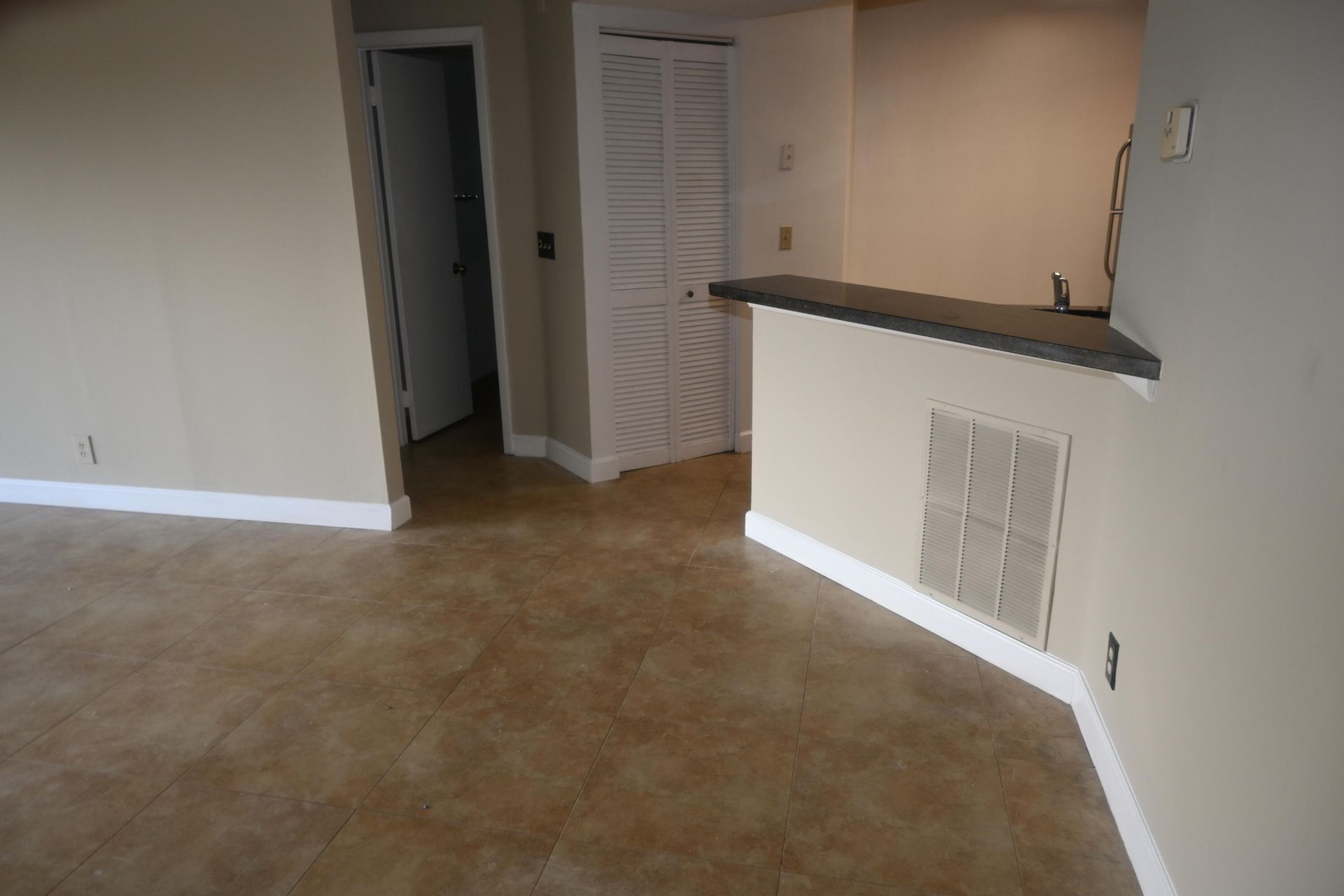 8721 Wiles Road, Unit 305, Coral Springs, FL 33067 Photo
