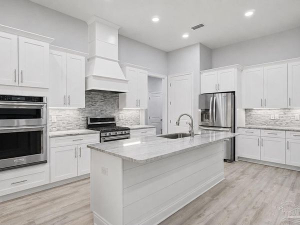 7703 Freesia, Navarre, FL 32566