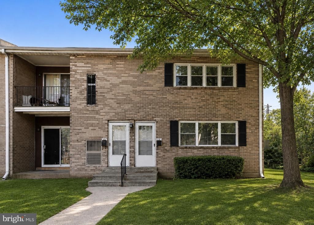 13 Jefferson Square, Unit E13, Edgewater Park, NJ 08010 Main Photo