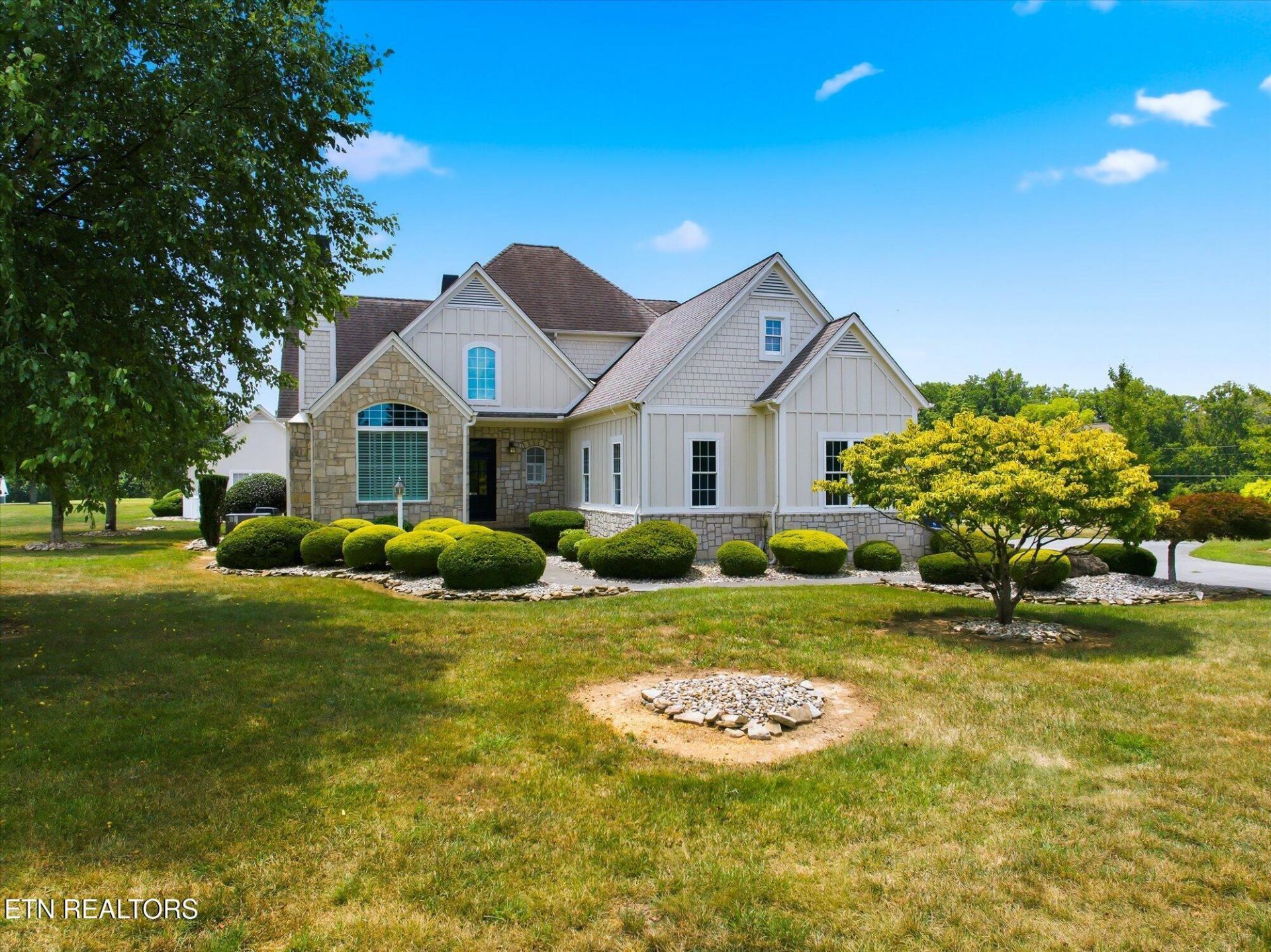 105 Lindsey Drive, Madisonville, TN 37354 Main Photo