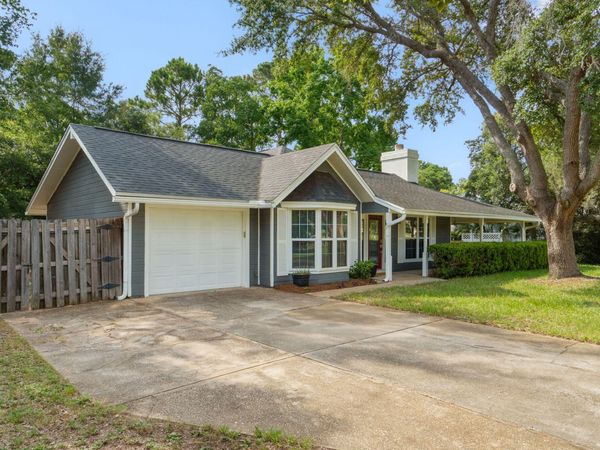 2181 Calle De Castelar, Navarre, FL 32566
