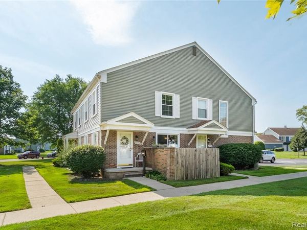 23707 N Rockledge, Novi, MI 48375