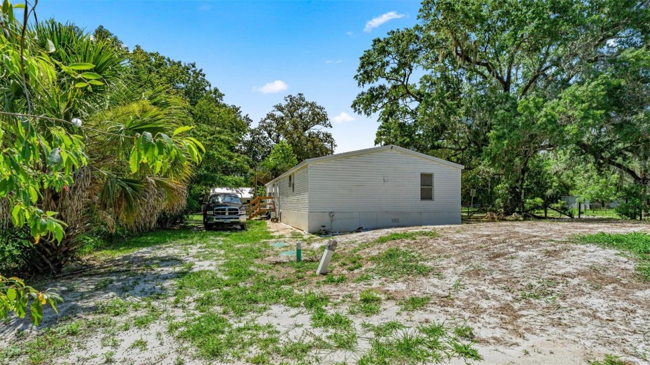 10530 Prospect Avenue , Hampton, FL 32044 Photo