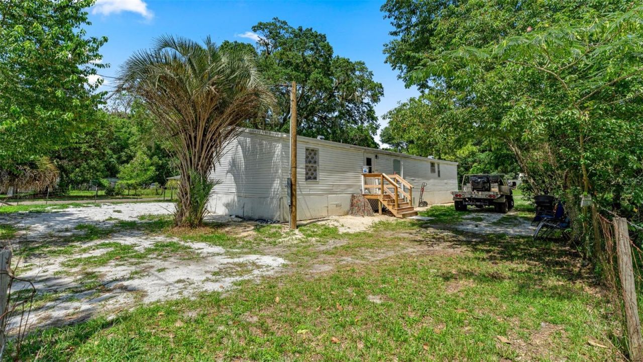 10530 Prospect Avenue , Hampton, FL 32044 Photo