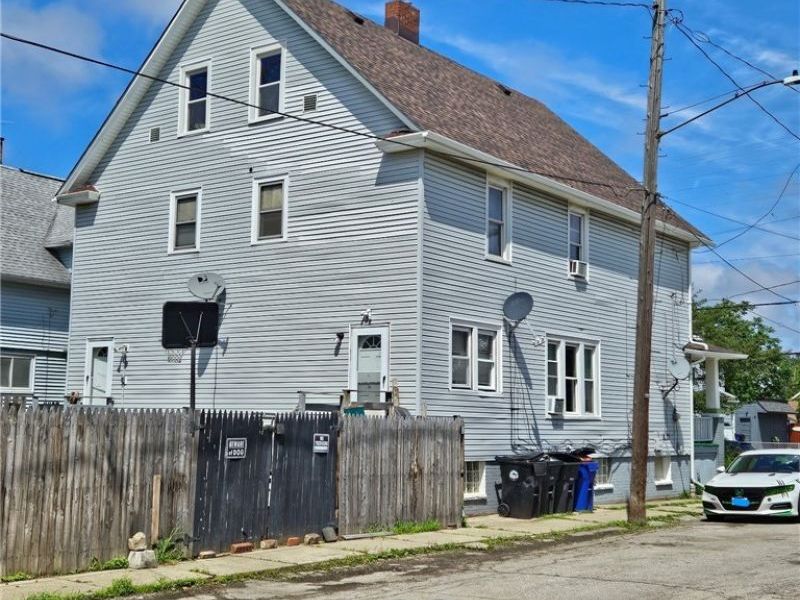 3192 W 58th Street, Cleveland, OH 44102 Photo 2