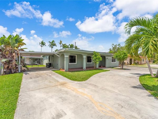6860 SW 18th St, Miami, FL 33155