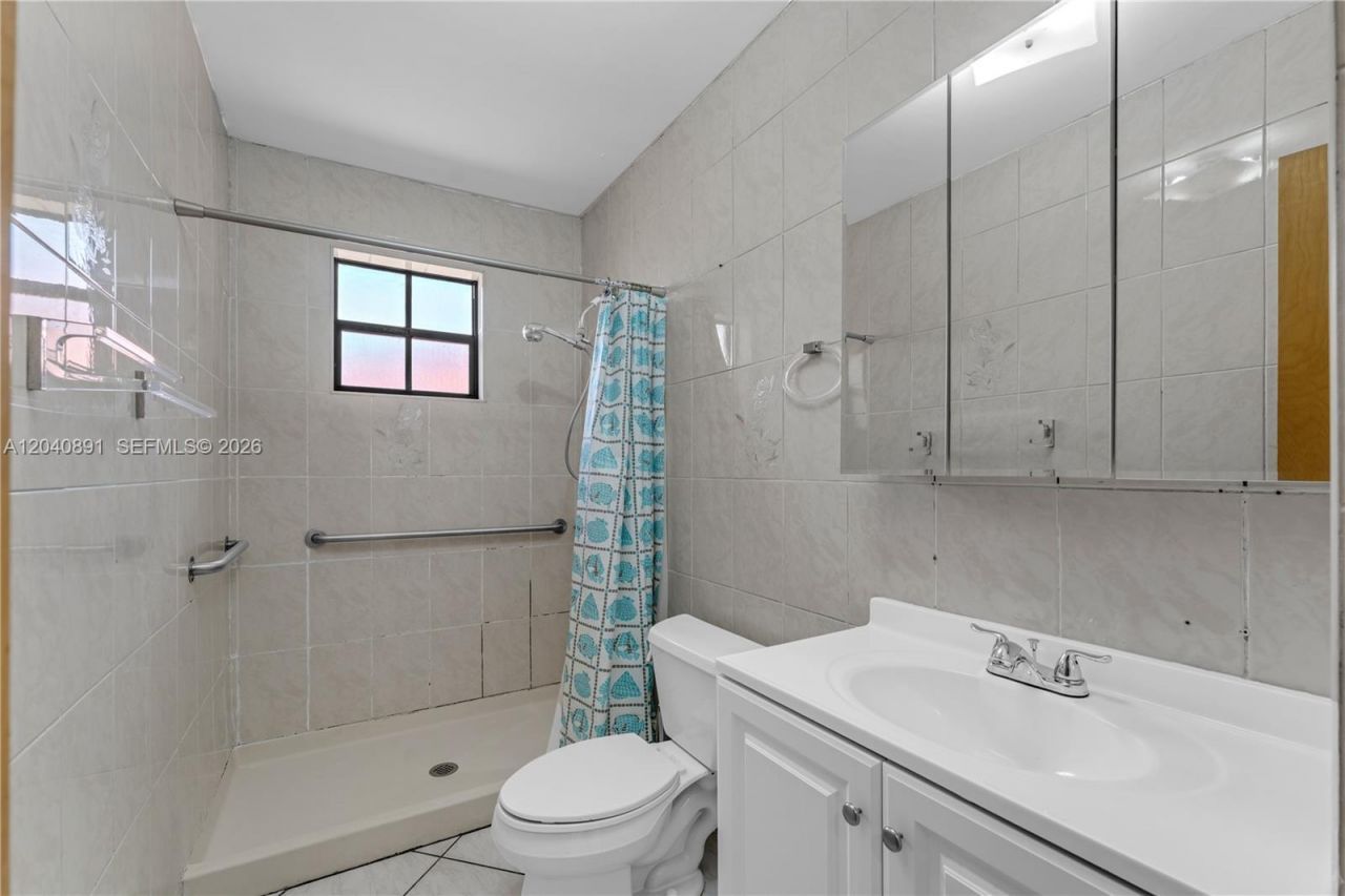 6860 SW 18th St, Miami, FL 33155 Photo