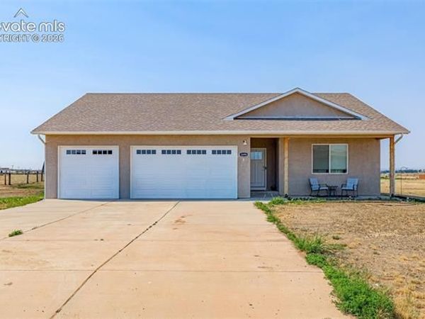 1696 E Silverwood Drive, Pueblo, CO 81007