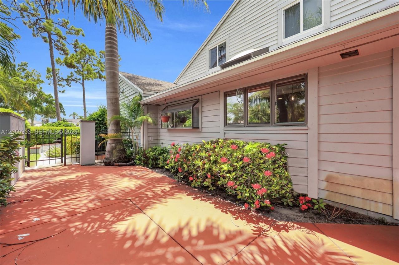 6879 Palm Grove Ct, Palm Beach Gardens, FL 33418 Photo