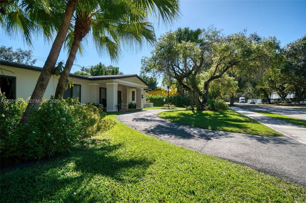 9801 SW 73rd Ct , Pinecrest, FL 33156 Photo