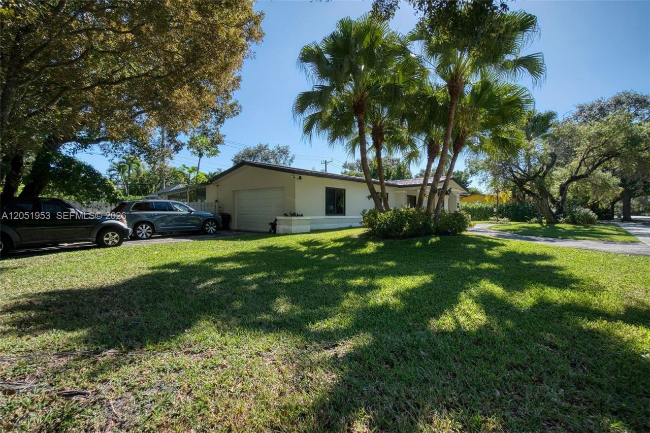 9801 SW 73rd Ct , Pinecrest, FL 33156 Photo
