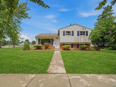 23254 Croft Avenue, Flat Rock, MI 48134
