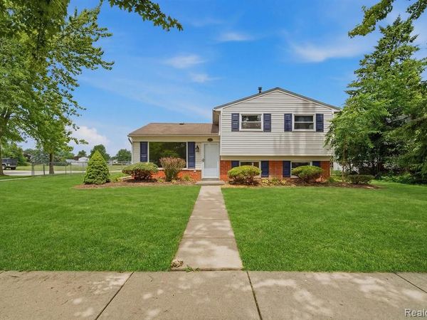 23254 Croft Avenue, Flat Rock, MI 48134