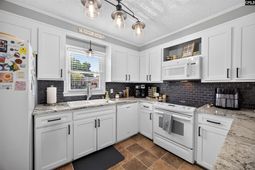 111 Bunker Drive  photo 4