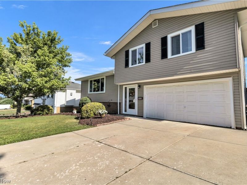 3403 Nottingham Drive , Parma, OH 44134 Photo 2