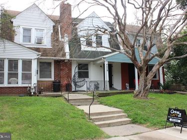 1026 HANSEN PLACE, COLLINGDALE, PA 19023