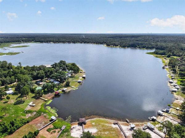 148 LAKE SHORE TERRACE, INTERLACHEN, FL 32148