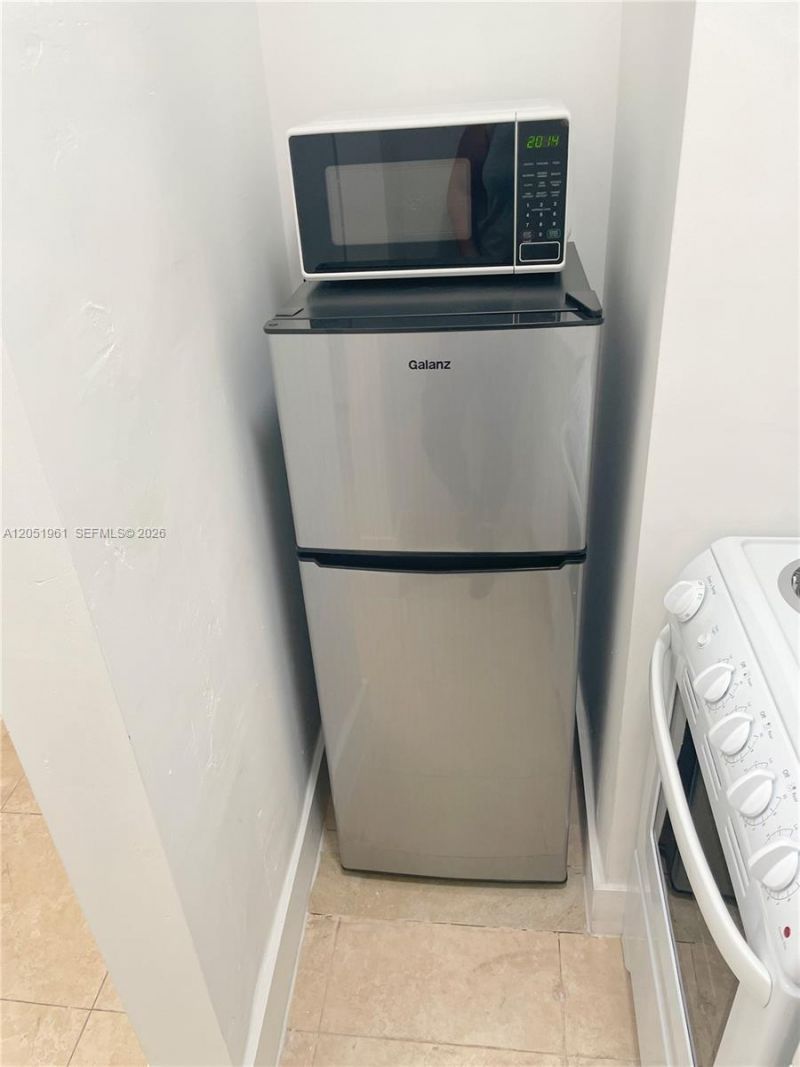 320 NE 160th St, Unit A, Miami, FL 33162 Photo