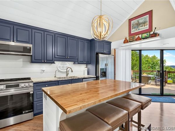 222 Tree Loft Drive, Unit 103, Four Seasons, MO 65049