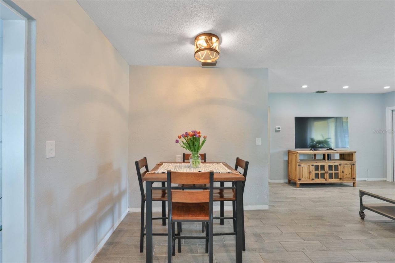 3242 Kingston Street N, Saint Petersburg, FL 33713 Photo