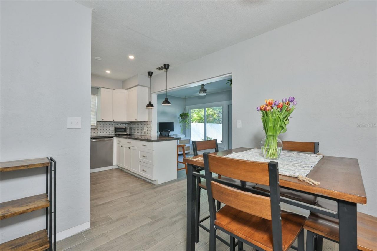 3242 Kingston Street N, Saint Petersburg, FL 33713 Photo