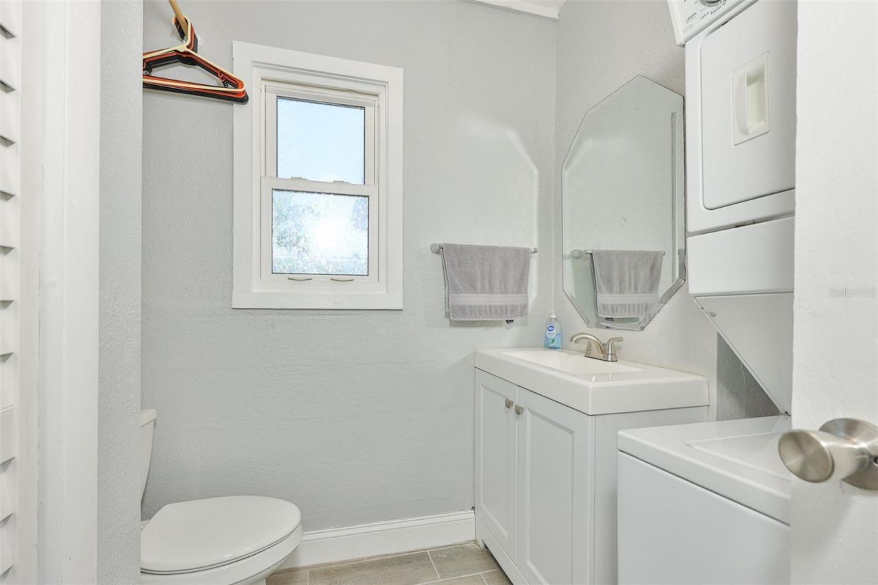 3242 Kingston Street N, Saint Petersburg, FL 33713 Photo