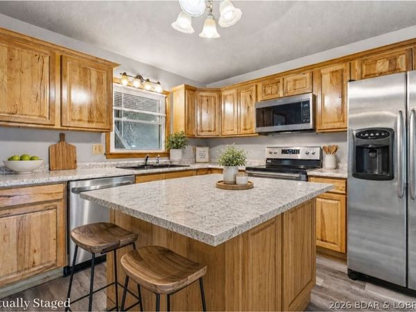 30 Berkshire Circle, Camdenton, MO 65020
