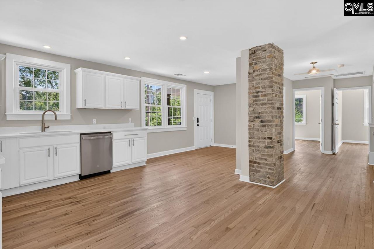 1057 Lancaster Street  Photo 4