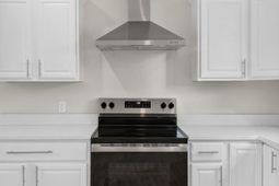 1057 Lancaster Street  photo 4