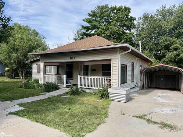 709 N 12th Street, Chariton, IA 50049