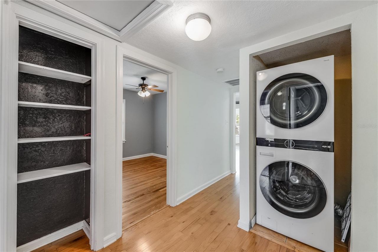 1010 W Berry Avenue, Tampa, FL 33603 Photo
