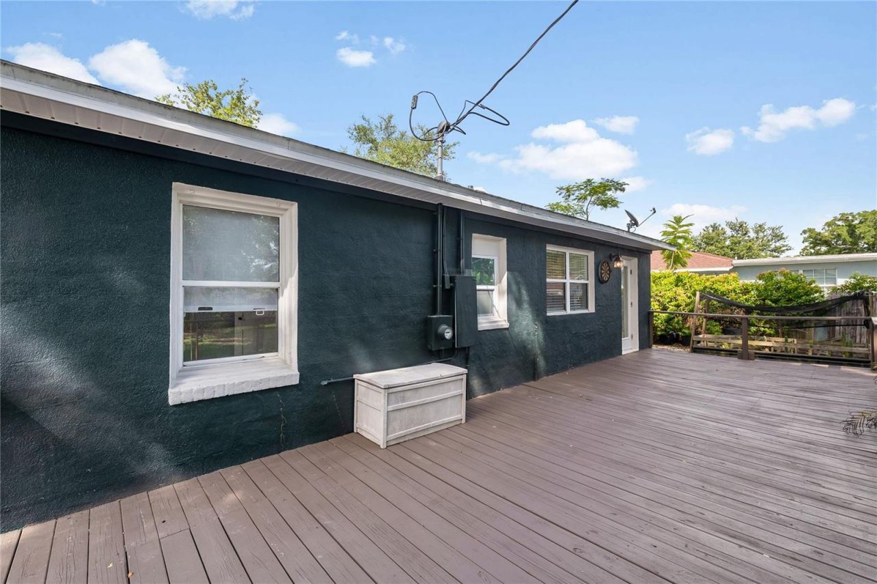 1010 W Berry Avenue, Tampa, FL 33603 Photo