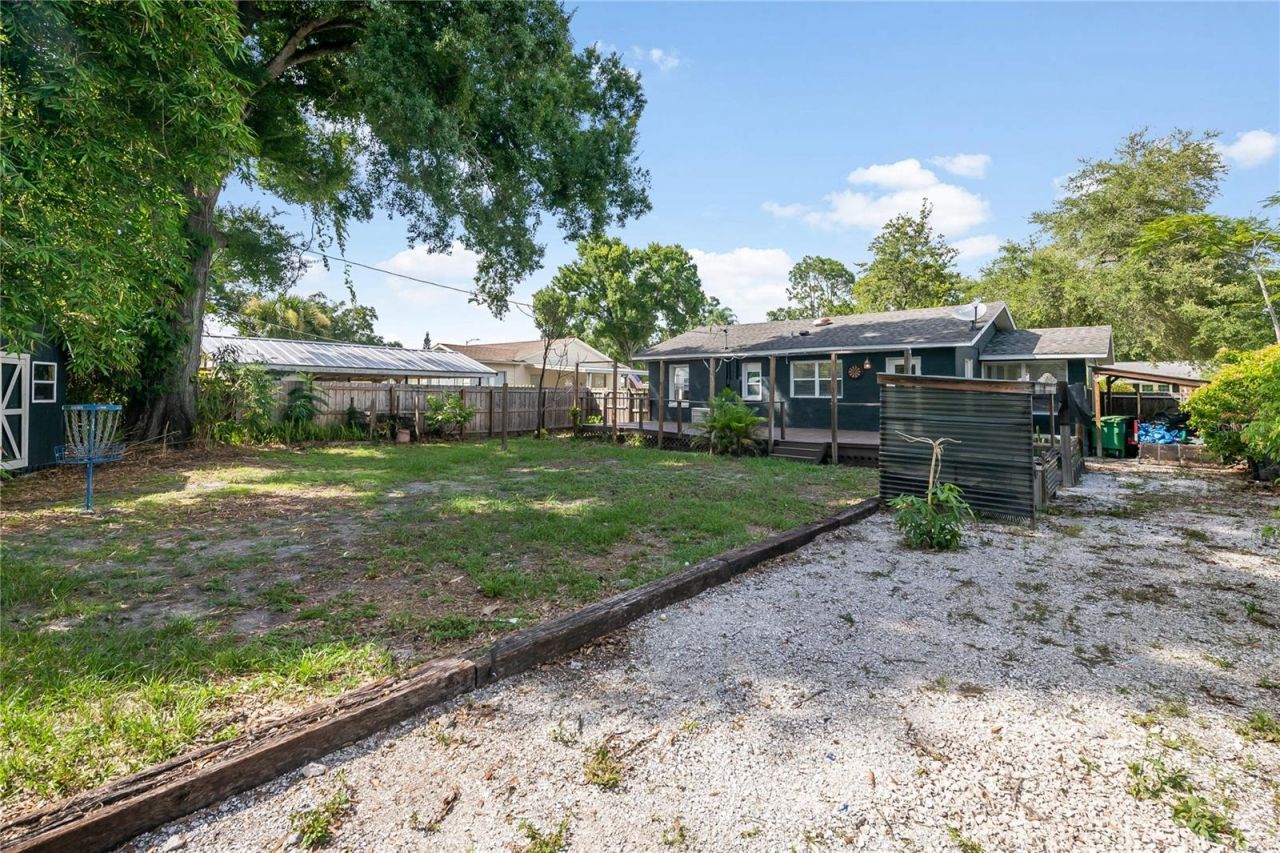 1010 W Berry Avenue, Tampa, FL 33603 Photo
