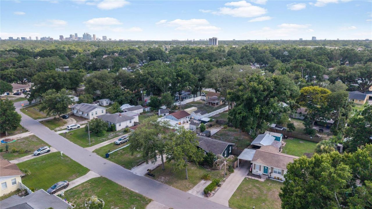 1010 W Berry Avenue, Tampa, FL 33603 Photo