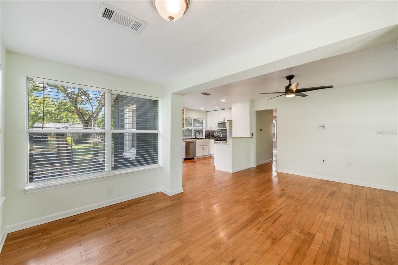 1010 W Berry Avenue, Tampa, FL 33603 Photo