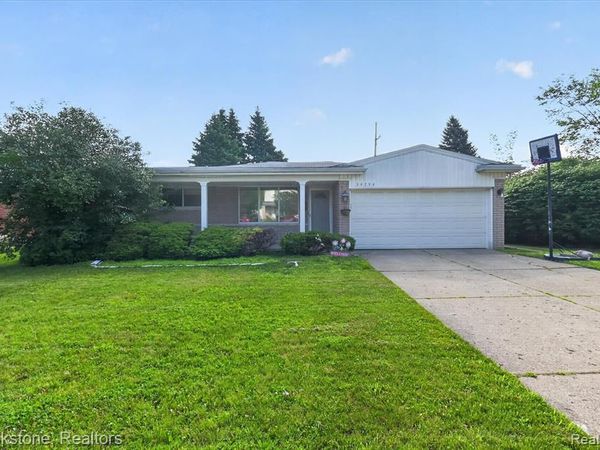 34294 Greentrees Road, Sterling Heights, MI 48312
