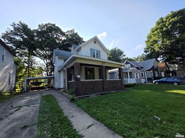1035 N 6TH Street, Springfield, IL 62702