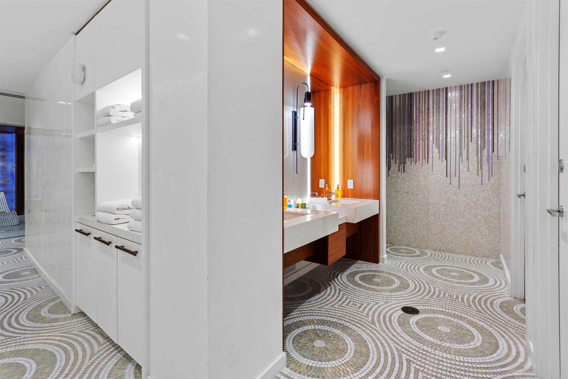 200 SE Mizner Boulevard, Unit 410, Boca Raton, FL 33432 Photo