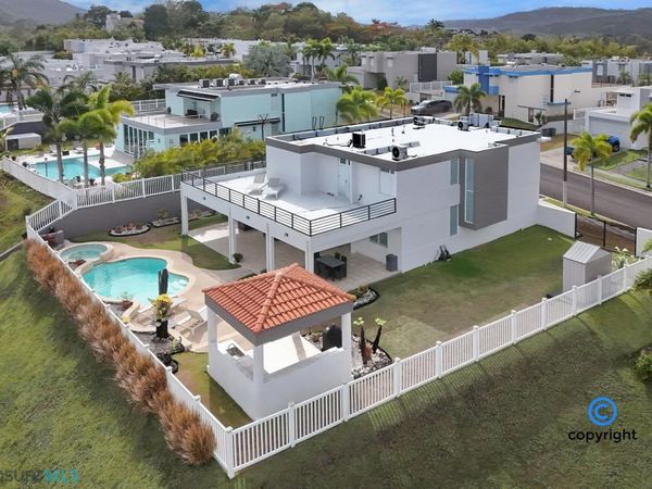 339 LOMAS DE LA SERRANIA CALLE TULIPAN, Caguas, PR 00725