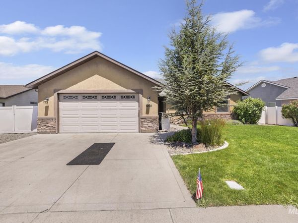 1002 Terra Ave, Twin Falls, ID 83301