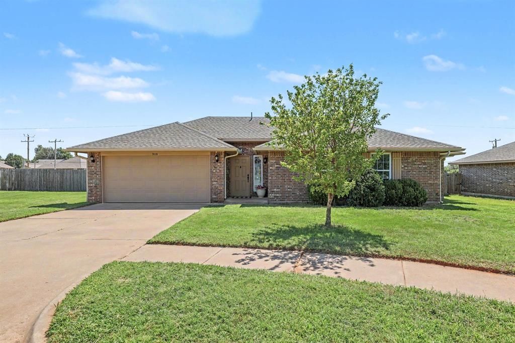 908 Denmark Street, Yukon, OK 73099 Main Photo